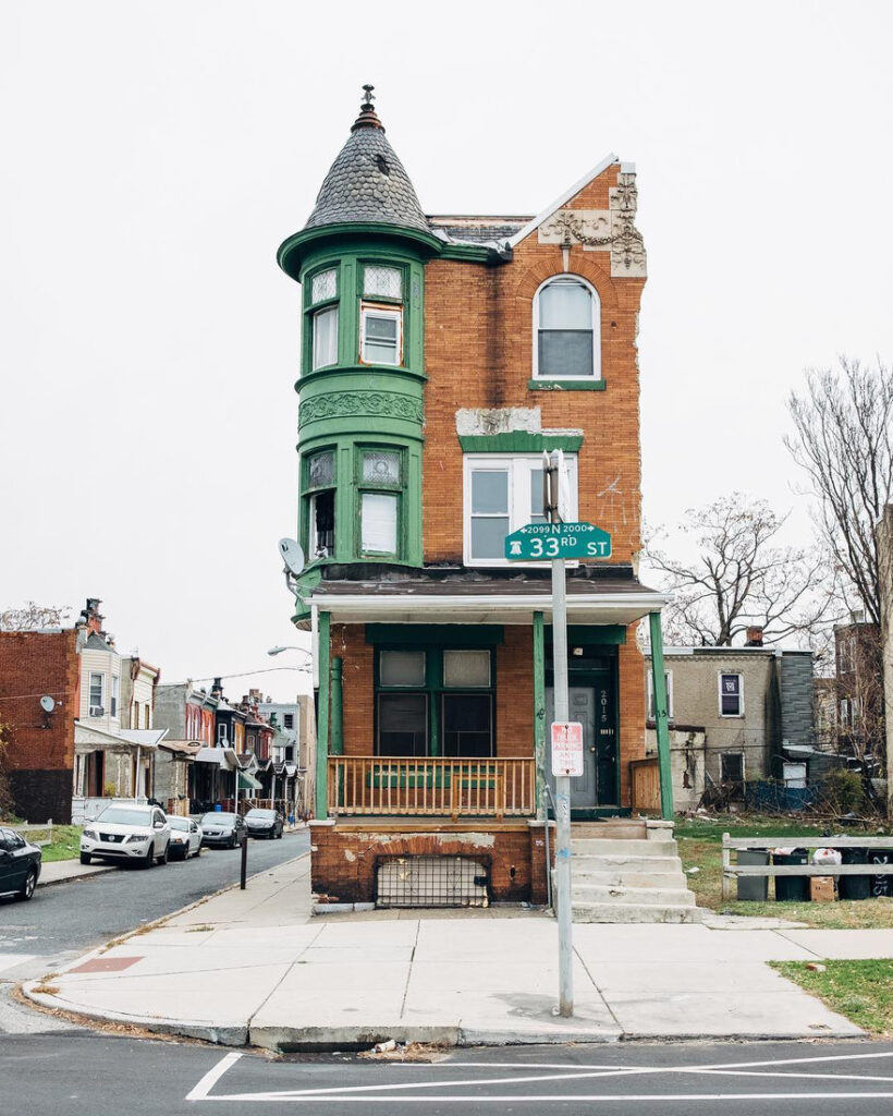 Austin Hodges’ Images of Ruined Standalone Homes