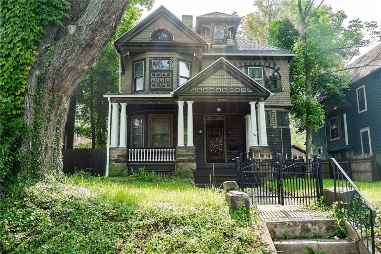 Beautiful stained glass! Queen Anne Victorian in Pennsylvania. C. 1911. $150,000.