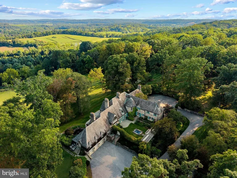 Panoramic valley views! 261 rolling acres in Maryland. $13,000,000.