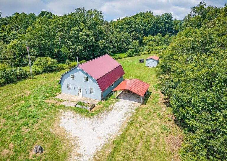 Check out the acreage!! Private pond and 2,100 sq. ft. in Walling. $299,900.