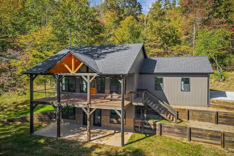 Stunning views and 16 acres! Brand new 2025 build in Tennessee. $769,000.