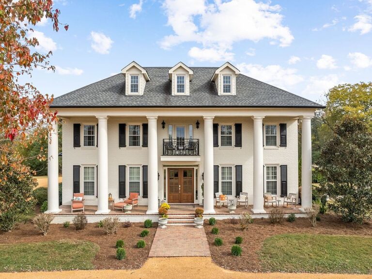 Private riding arena! Massive estate in Tennessee. $8,995,000.