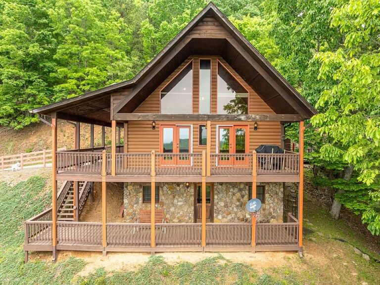 Mountain views and cozy wood walls! 1.45 acres in North Carolina. $495,000
