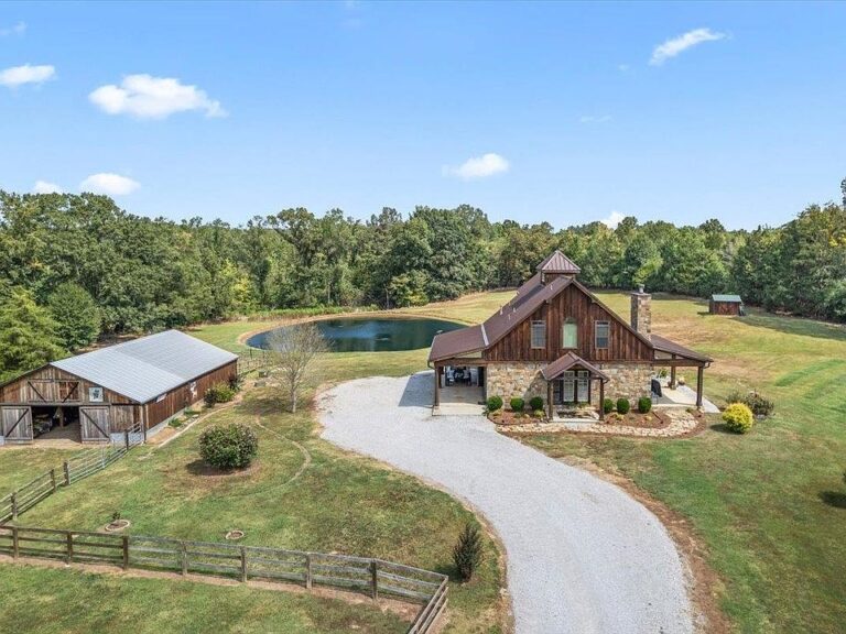 Check out that pond!! Gorgeous estate in Rossville. $1,150,000.