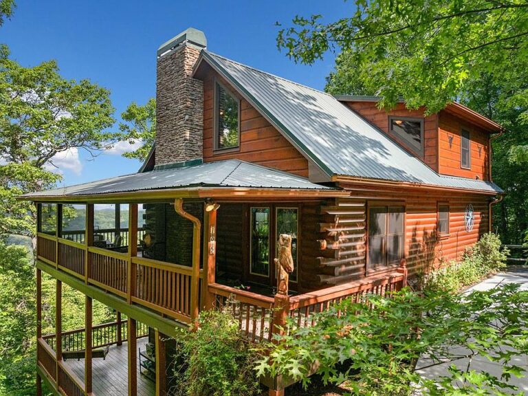 Incredible mountain views! Wrap-around decks in Georgia. $659,900