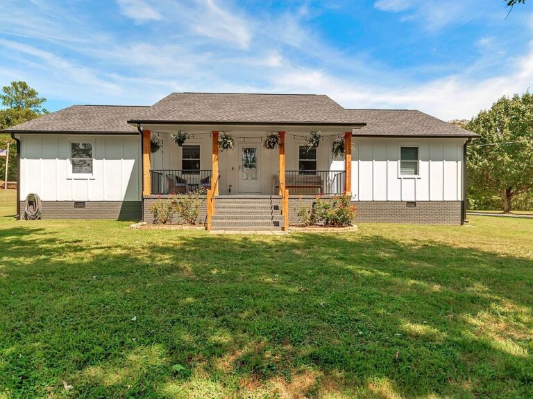 Stunning woodwork! C. 1900 in Tennessee. $475,000.