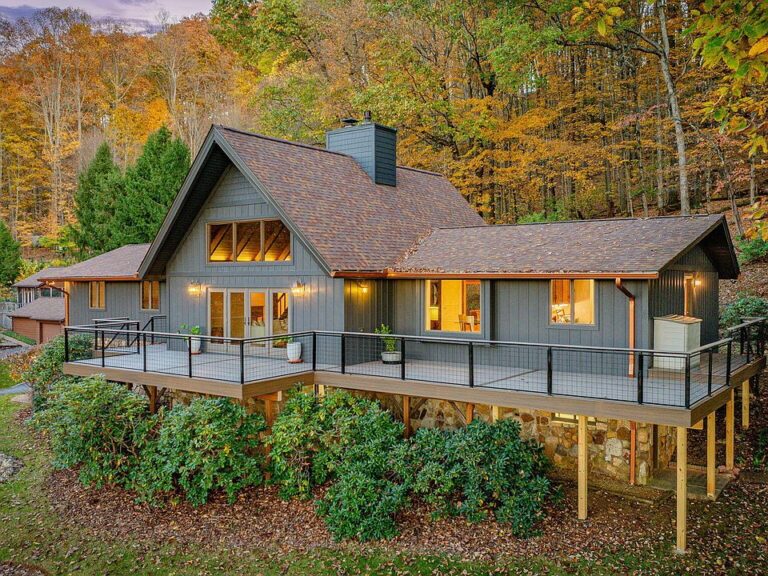 Sweeping mountain views! Over 2.5 wooded acres in Tennessee. $665,000.