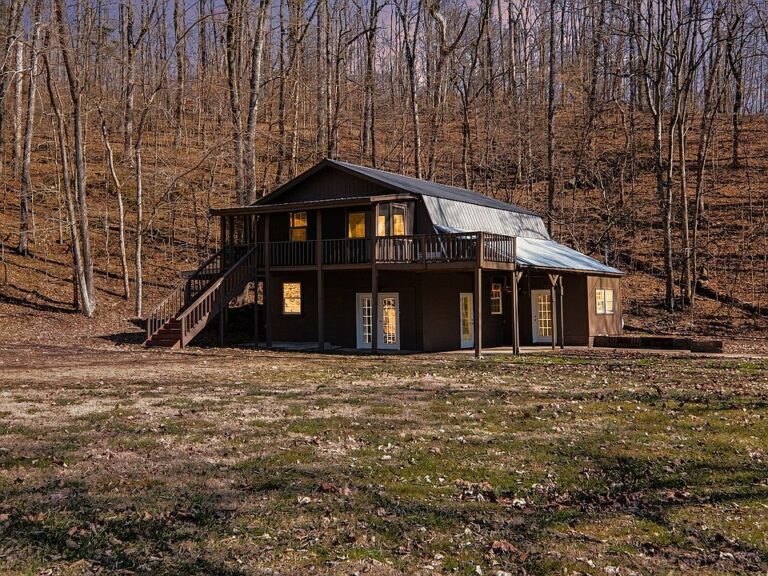 Private creek and chalet! 5.49 peaceful acres in Tennessee. $350,000.