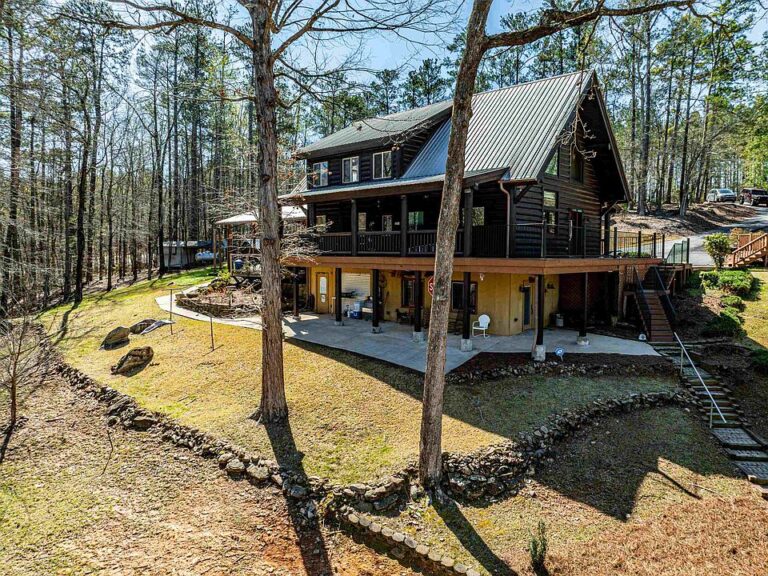 Pretty setting and sunset views! 148 feet of water frontage in GA. $644,800.