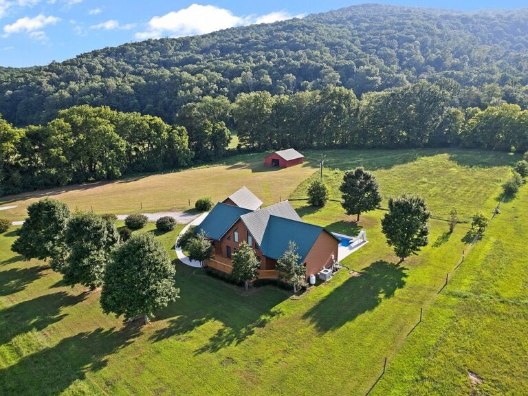 Beautiful mountain views and saltwater pool! Over 23 acres in Tennessee. $675,000.