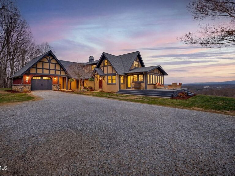 Breathtaking oak beams! C. 1988 mountain retreat in Tennessee. $950,000.