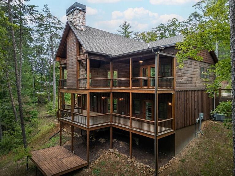 Check out those windows! Modern mountain retreat on 1.5 acres in Georgia. $825,000.