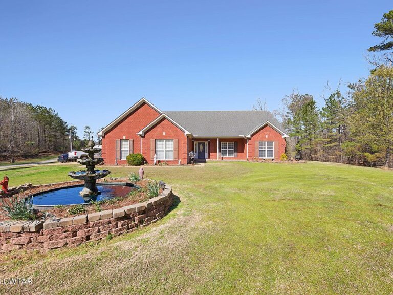 Pretty pond and gazebo! C. 2005 custom build in Tennessee. $437,900.