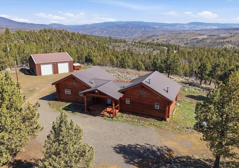 Stunning mountain views! Over 21 acres in Oregon. $475,000.