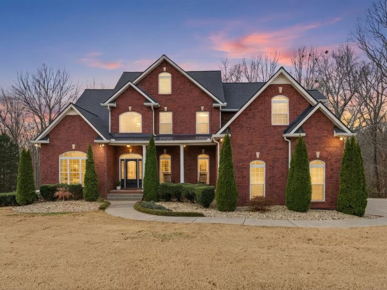 3 Primary Suites! 4 acres in Tennessee. $1,200,000.