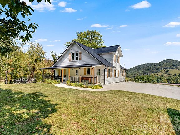 Incredible kitchen! Fully remodeled 1935 farmhouse on 10+ acres in NC. $799,000.