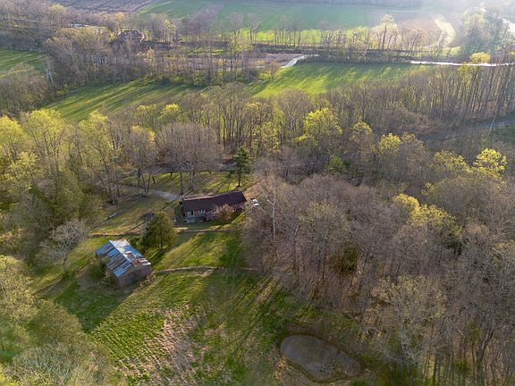 Riverfront paradise! Over 73 acres in Tennessee. $995,000.