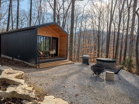 Check out the views! 106 rolling acres in Tennessee. $1,600,000.