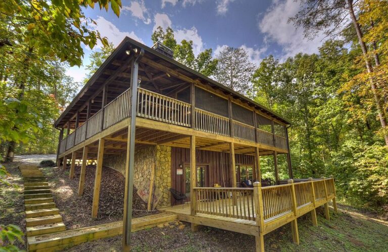 Check out the ceilings!! Over 3 acres in Georgia. $553,820.