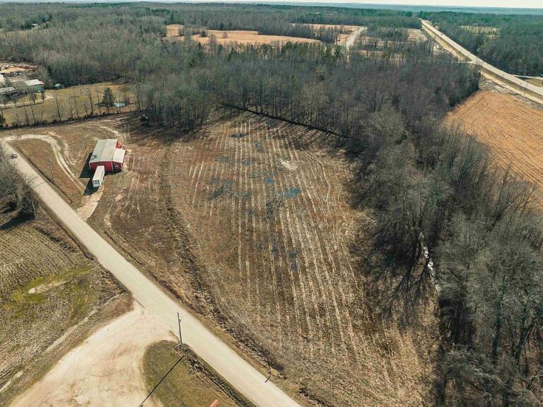 Huge workshop and level land! Over 7 acres in Tennessee. $499,000.
