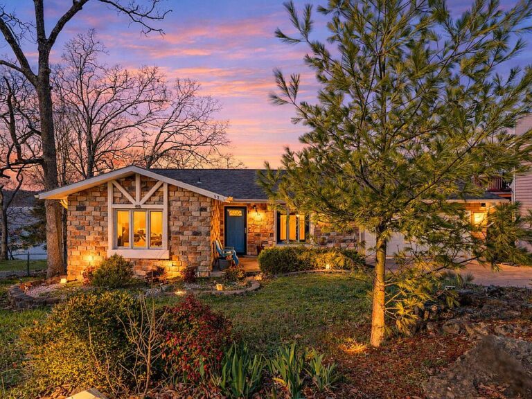 Check out the deck!! Waterfront living in Missouri. $500,000.