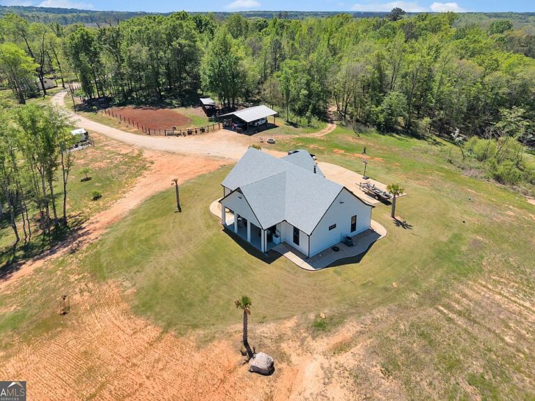 Beautiful views! Over 200 acres in Georgia. $1,500,000.