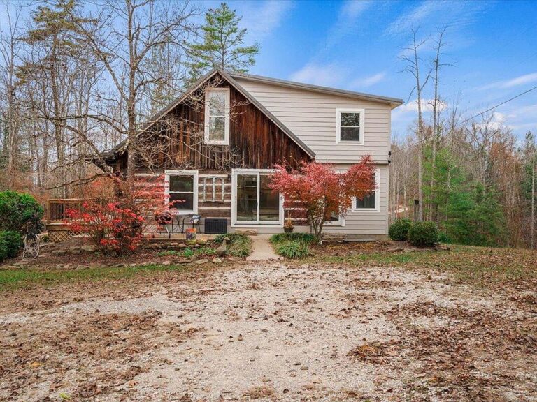 Beautiful white oak floors! Over 4 acres in Kentucky. $499,000.