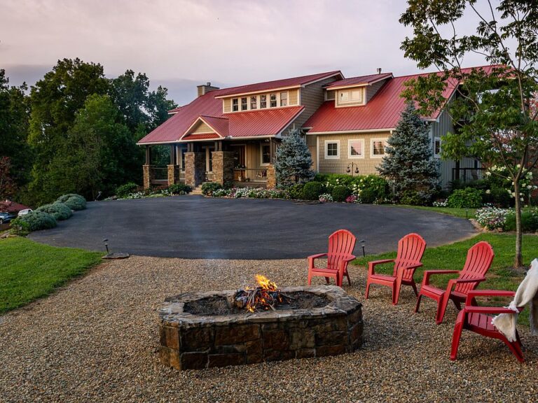 Massive mountain views! Over 144 acres in Tennessee. $3,649,000.