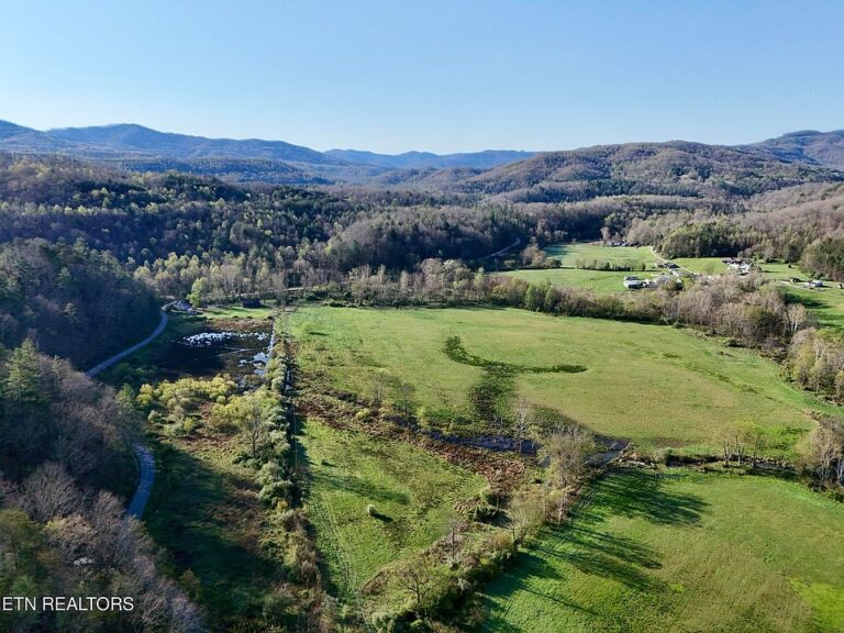 Massive property and three creeks! 286 acres in Tennessee. $949,000.