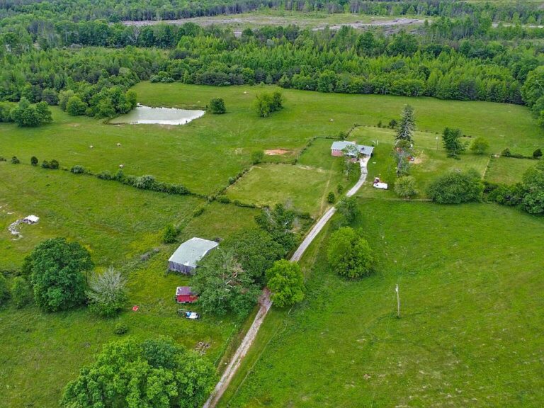 Three stocked ponds! Over 89 acres in Tennessee. $875,000.