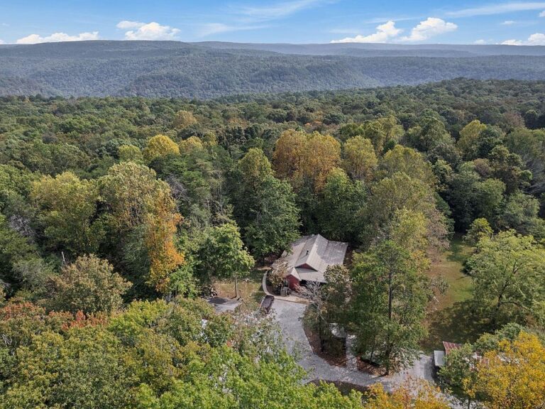 Over 60 miles of bluff views! 62 acres in Tennessee. $799,000.