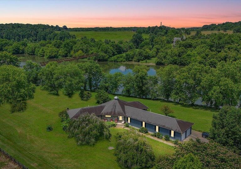 Riverfront luxury and horses! 18 acres in Tennessee. $800,000.
