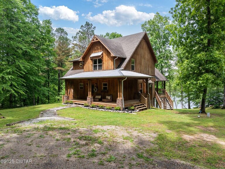 Custom lakefront views! Built in 2014 in Tennessee. $575,000.