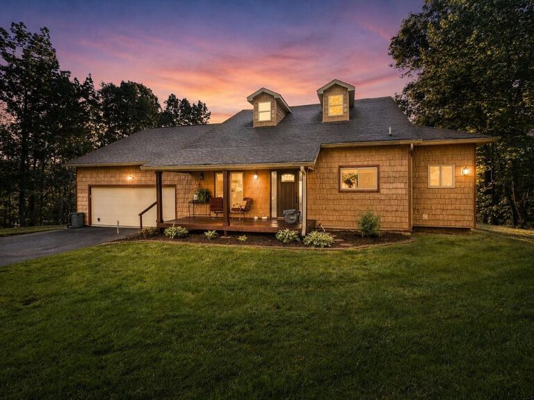 Check out those views! Over seven acres in Tennessee. $749,000.