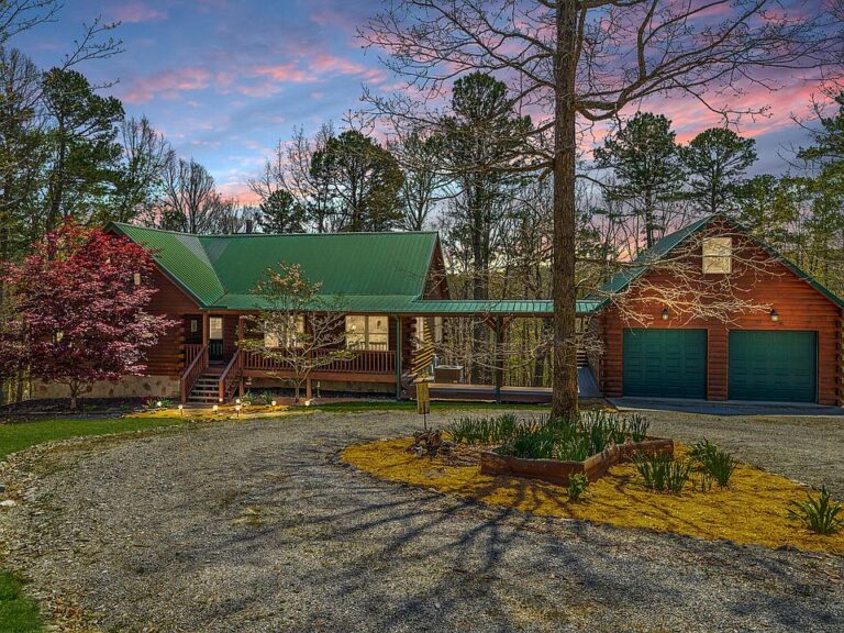 Beautiful mountain views! Private log cabin on 1.67 acres in Tennessee. $525,000.