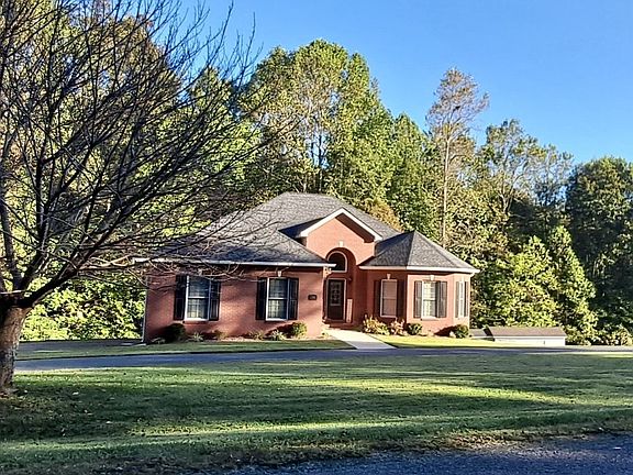 Beautiful views and tall ceilings! Over 3 acres in Tennessee. $549,900.