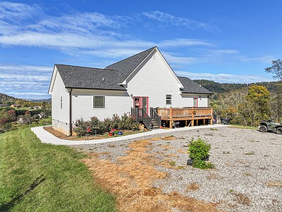 Perfect getaway spot! 12-acre farm with long-range views in NC. $939,000.