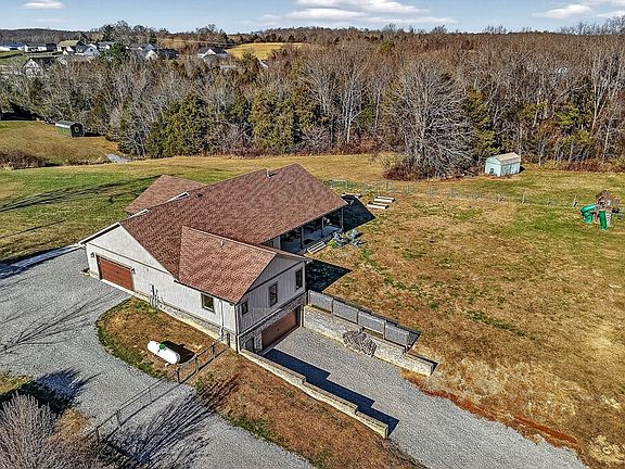 Spectacular views! Over 7 acres in Tennessee. $1,199,000.