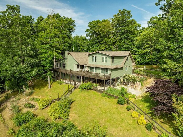 Check out the art studio! 3+ acres near the lake in Tennessee. $668,500.