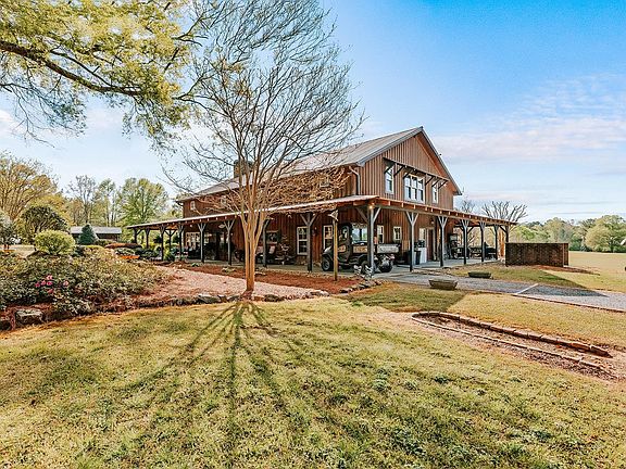 Massive acreage! Check out the views!! Almost 100 acres in Georgia. $835,000.