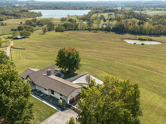 Pretty pastures and a pond! C. 1982 in Tennessee. $2,299,000.
