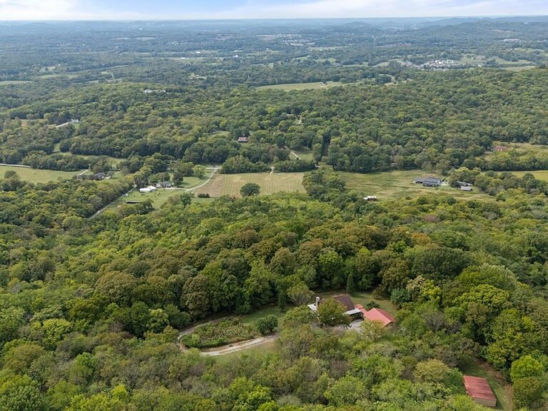 Breathtaking valley views! Over 25 mountaintop acres in TN. $2,750,000.