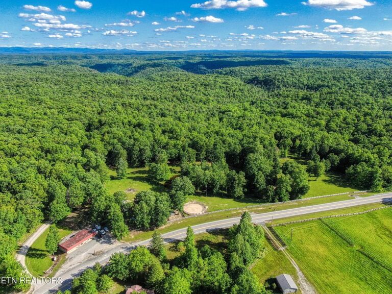Check out the trailhead access! Over 5 equestrian acres in Tennessee. $575,000.