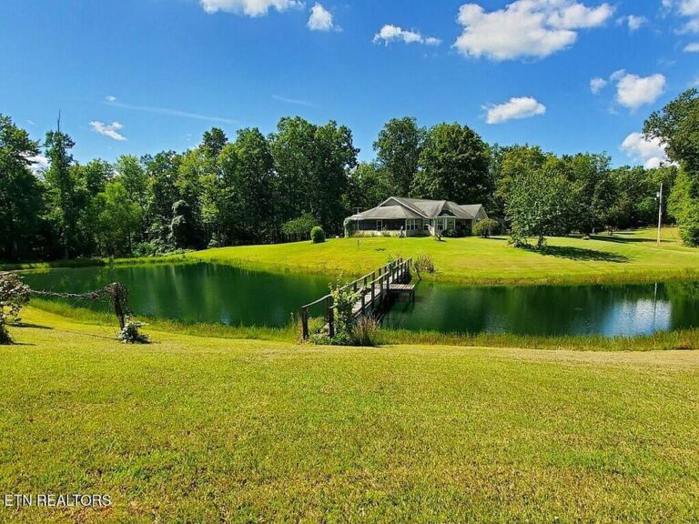 Breathtaking mountain views! 89 massive acres in Tennessee. $925,000.