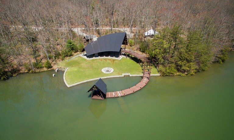 Check out the bluff views!! Over 66 acres in Tennessee. $1,985,000.