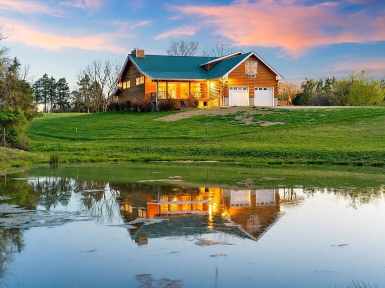 Beautiful log home! Over 23 rolling acres in Tennessee. $4,750,000.