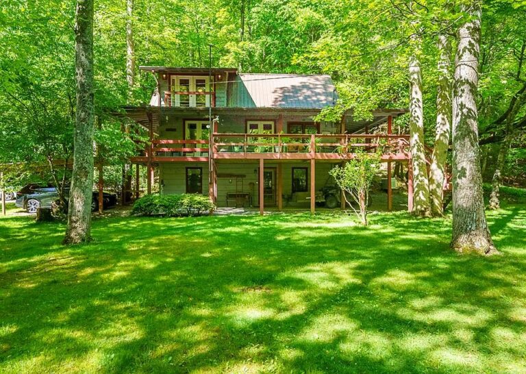 Rare creek frontage! Almost 5 acres in Georgia. $890,000.