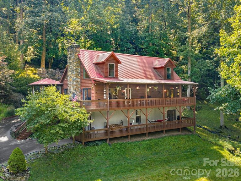 Unmatched mountain views! Nearly 12 private acres in North Carolina. $975,000.