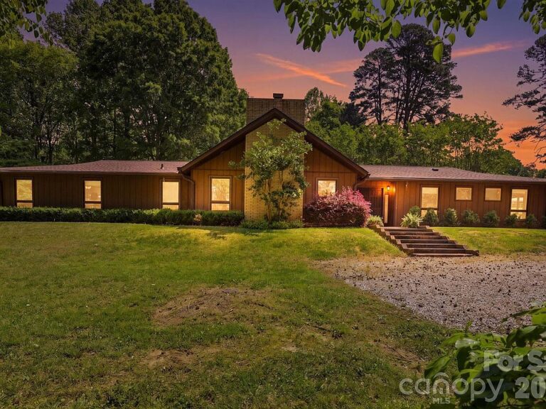 Horse lover’s dream! 30-acre equestrian estate in North Carolina. $1,055,000.
