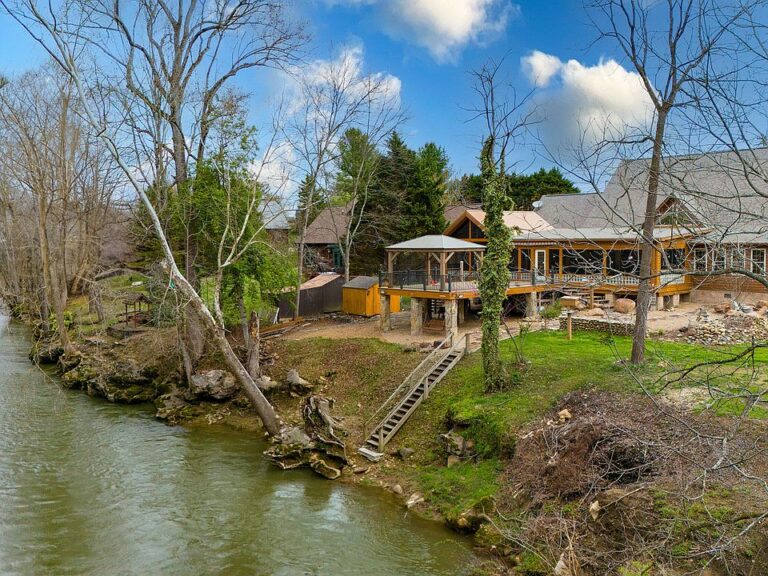 Check out the movie theater!! Direct riverfront luxury cabin in Tennessee. $1,150,000.